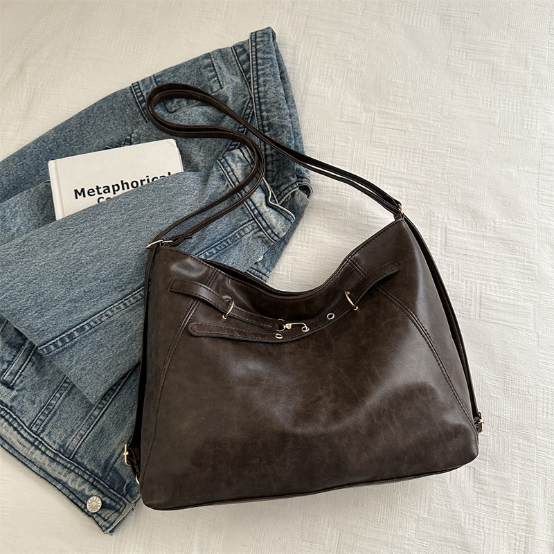 Mochila retro de alta calidad para mujeres otoño y invierno 2024 nueva moda moda bolsa de moda bolsa de mano bolsa de clase de gran capacidad