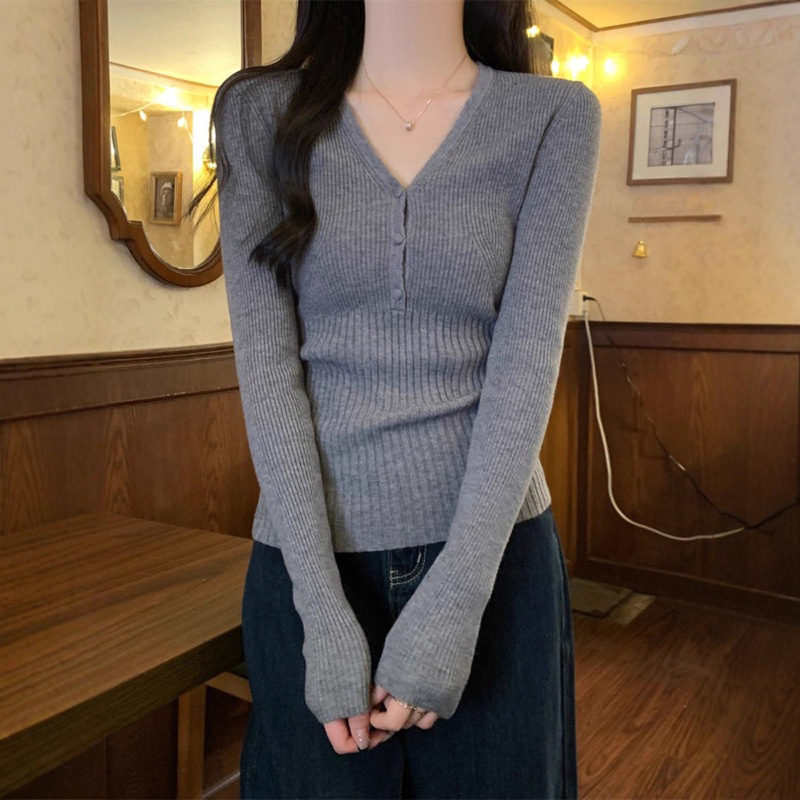 Gray V-Neck Bottoming Knitwear for Women 2025 New Spring and Autum High-End Slim Fashion Inner Long-Sleeved Top Gray V-Neck Bottoming Knitwear for Women 2025 New Spring and Autum High-End Slim Fashion Inner Long-Sleeved Top