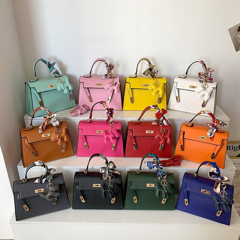 Cross-border Women's bag 2022 new fashion simple mini large capacity handbag shoulder messenger bag Internet celebrity women's bag Cross-border Women's bag 2022 new fashion simple mini large capacity handbag shoulder messenger bag Internet celebrity women's bag