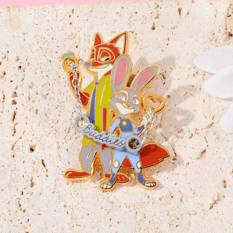 Cartoon Zootopia Fox Nick and Judy Rabbit Personalized Metal Badge Enamel Brooch Badge Clothes Accessories