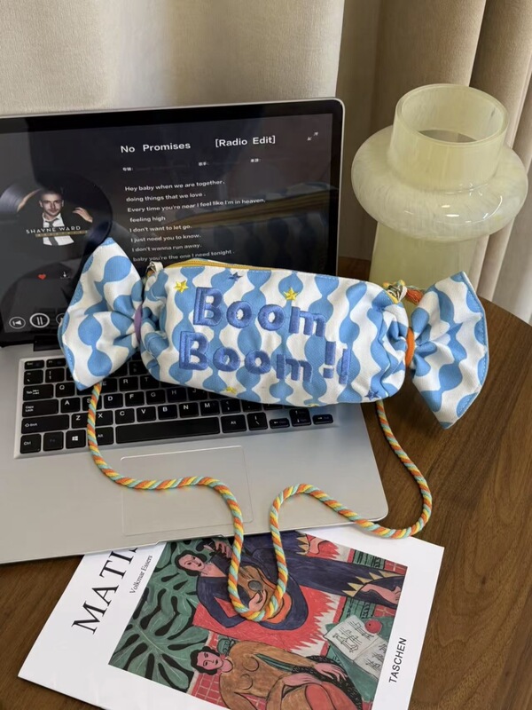 2025 新しい通勤レッドキャンディバッグ甘い刺繍ショルダーバッグ調節可能なカラフルなクロスボディバッグ|undefined