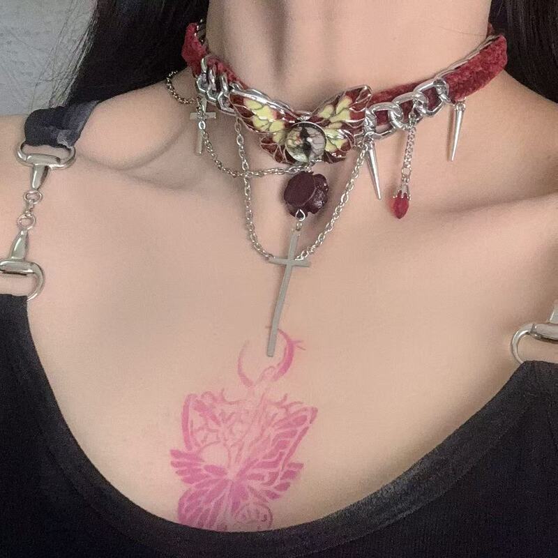 Dark Red Velvet Butterfly Necklace for Women, Autumn and Winter Neck Chain with a High-End Design, Halloween Clavicle Chain Pendant Dark Red Velvet Butterfly Necklace for Women, Autumn and Winter Neck Chain with a High-End Design, Halloween Clavicle Chain Pendant