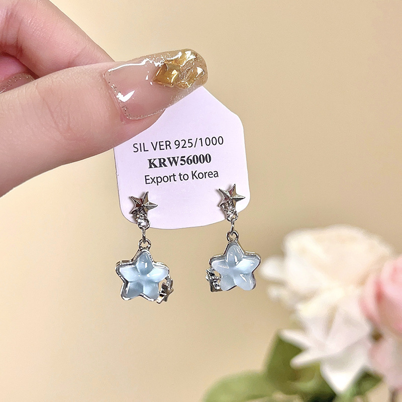 ニッチなデザインの高級ブルーバタフライパールイヤリング、女性用、2025年夏の新作人気ファッションイヤリング