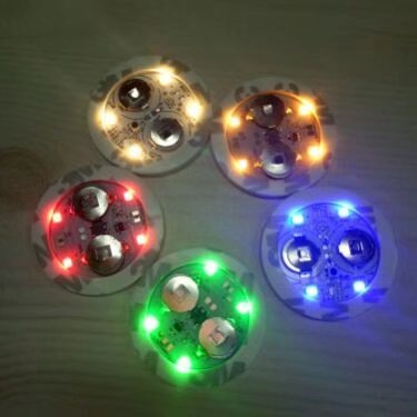 En stock Luminoso Copa pegatinas LED colorido flash botella pad escuela fiesta celebración actividad cerveza montaña regalo de la publicidad Copa pegatinas