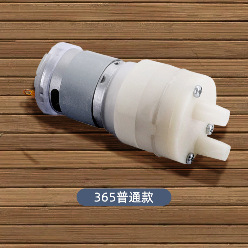 お茶のバーの機械はポンプのお茶を引き出して電気の湯沸かし器を備えます。|undefined