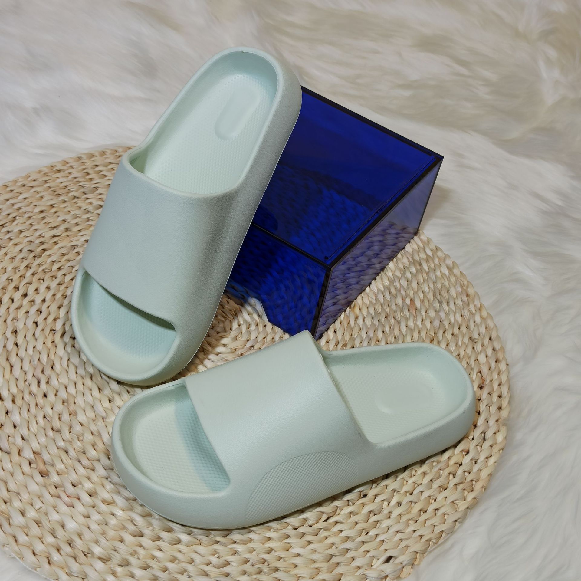 New Summer Couple EVA Home Anti slip Fashion Lightweight Trend Casual Thick Sole Feet Slippers_voghion.com