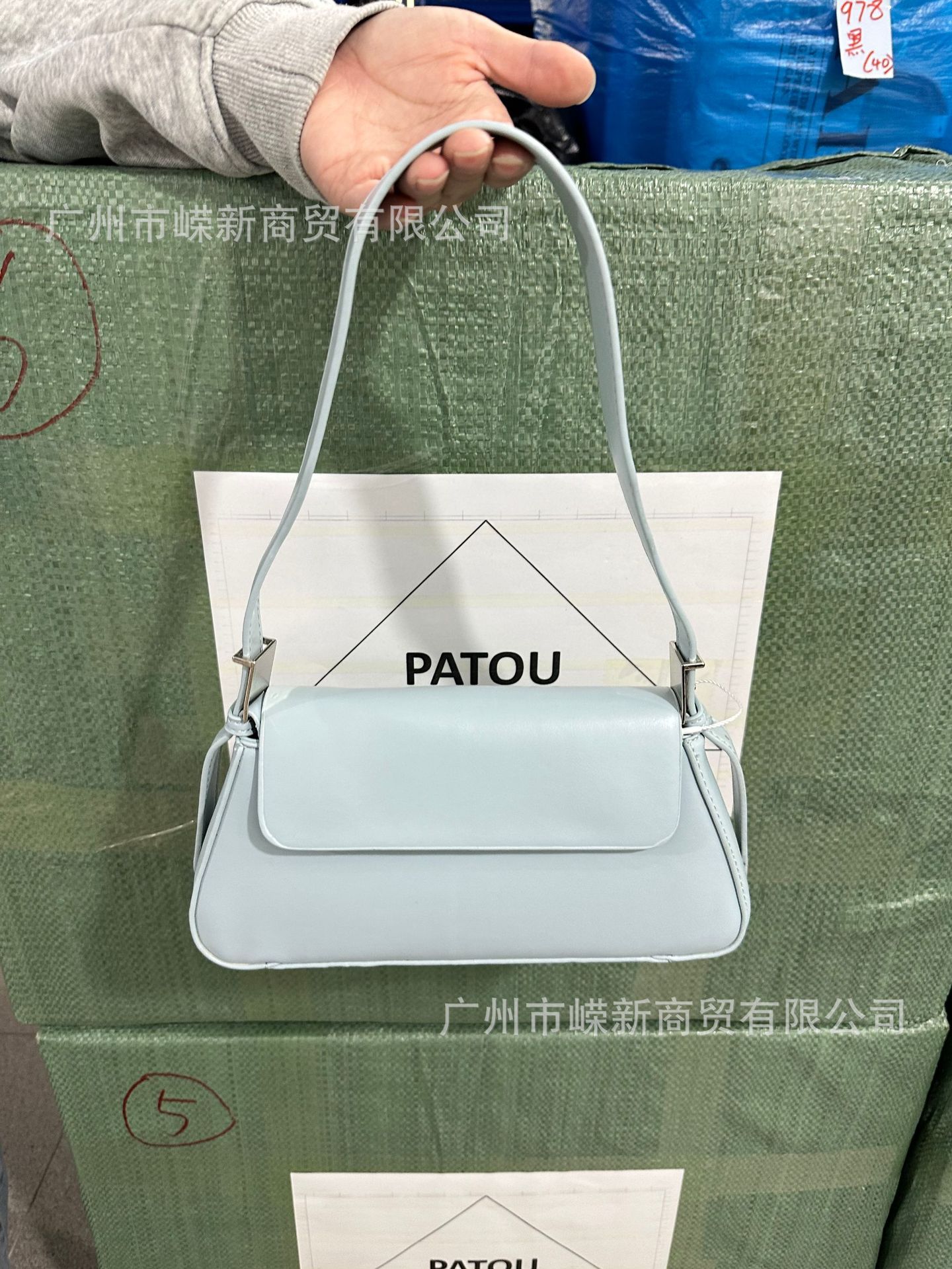 Bolso de Mujer ZR, Primavera 2025, Nuevo, Versátil, Moderno, Rojo, con Solapa, para Llevar al Hombro o Bajo el Brazo, Pequeño, para Año Nuevo y Bodas