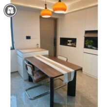 �й��L��Ϟľ��ľ�����ں���ɫ�͏d�L������һ�wС���ͼ��ó����