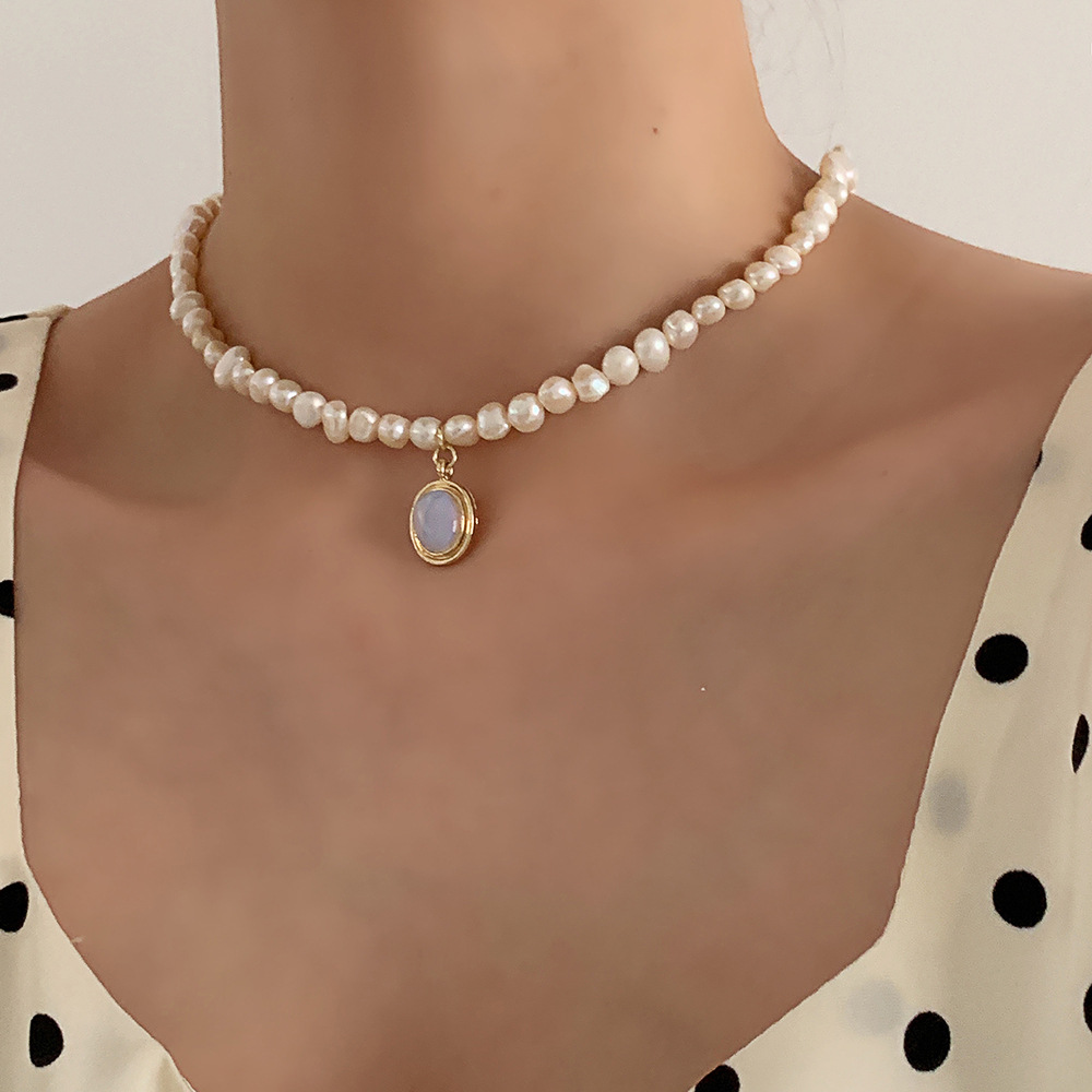 Fashion Oval Alloy Moonstone Pearl Necklace 1 Piece display picture 1