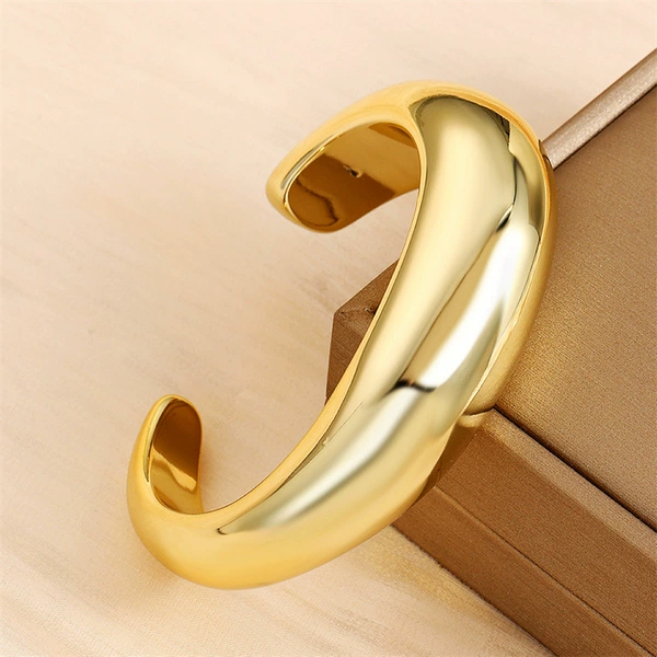 #9 Glossy – Gold