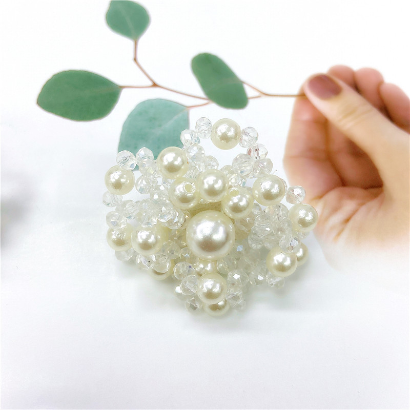 Retro Beaded Crystal Pearl Flower Earrings display picture 4