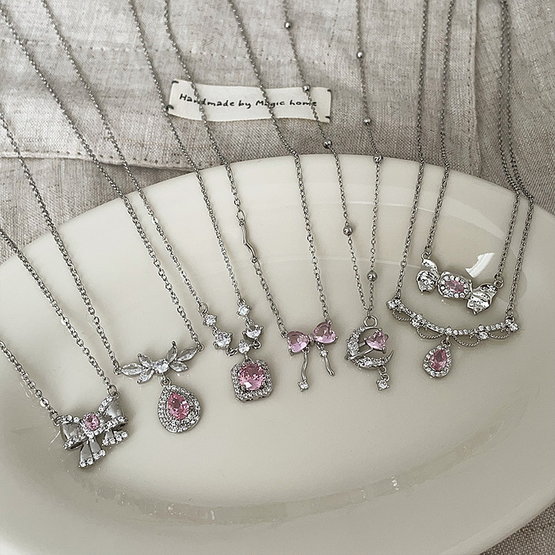 Fuchsia small necklace with zircon with bow