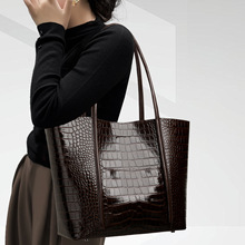 CCAMO厂家真皮女士包包新款通勤包轻奢小众高级鳄鱼纹单肩包批发