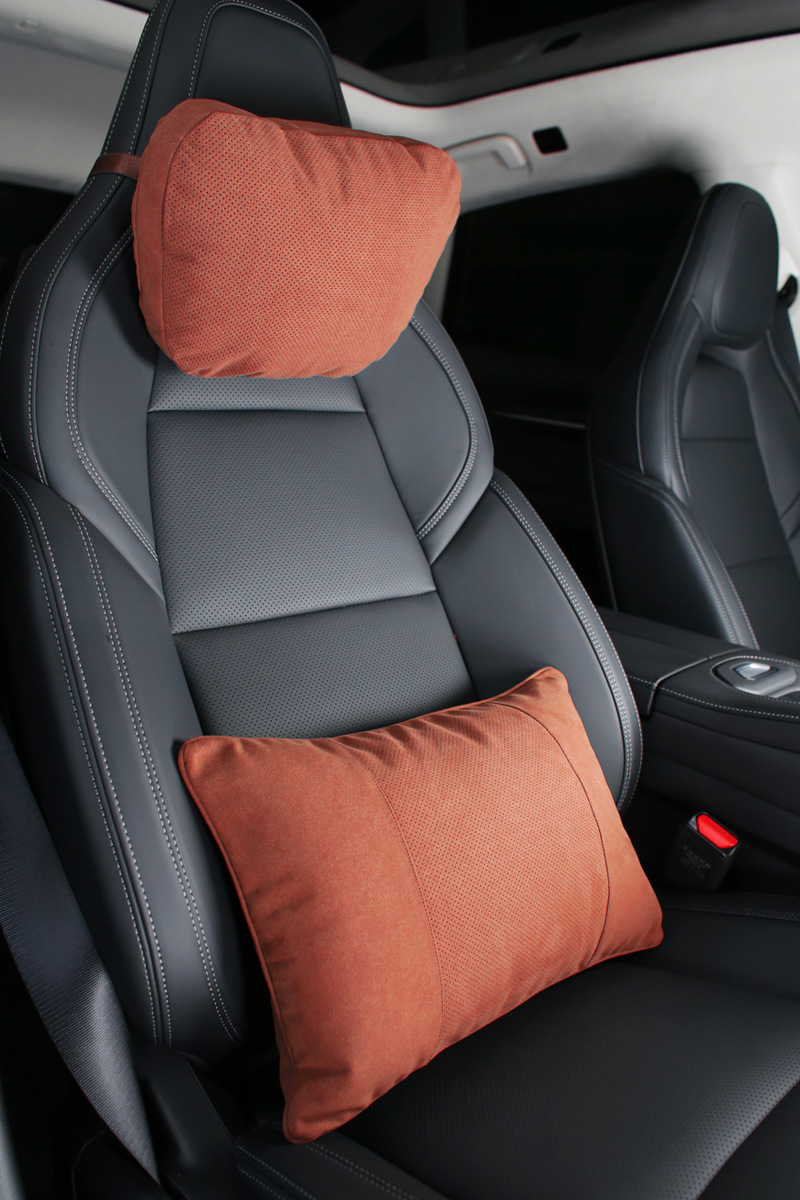 Suitable for extremely krypton integrated double-buckle sports seat car headrest BYD Han double strap neck pillow lumbar support