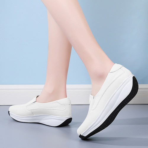 Genuine leather platform thick-soled women's rocking wedge shoes, comfortable shallow mouth, versatile, casual, lazy, waterproof, middle-aged and elderly mother's shoes
