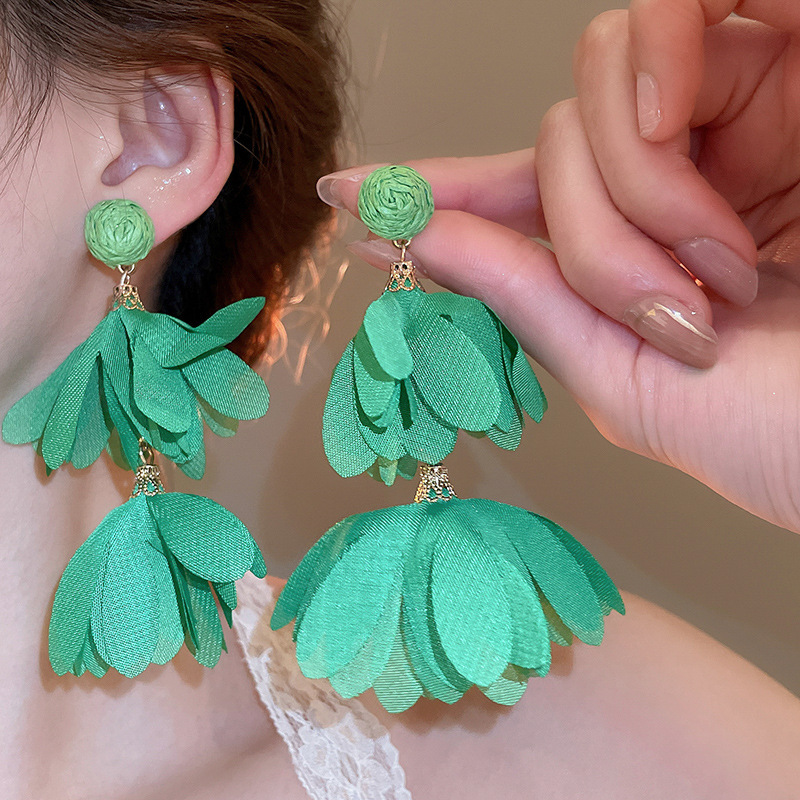 Pendientes de malla de pétalo de dopamina Pendientes de estilo de vacaciones junto al mar de estilo nuevo estilo caliente Pendientes de temperamento exagerado de todo fósforo al por mayor