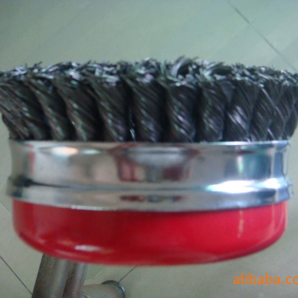 供应双层扭丝钢丝轮、扭丝杯型钢丝轮、钢丝刷