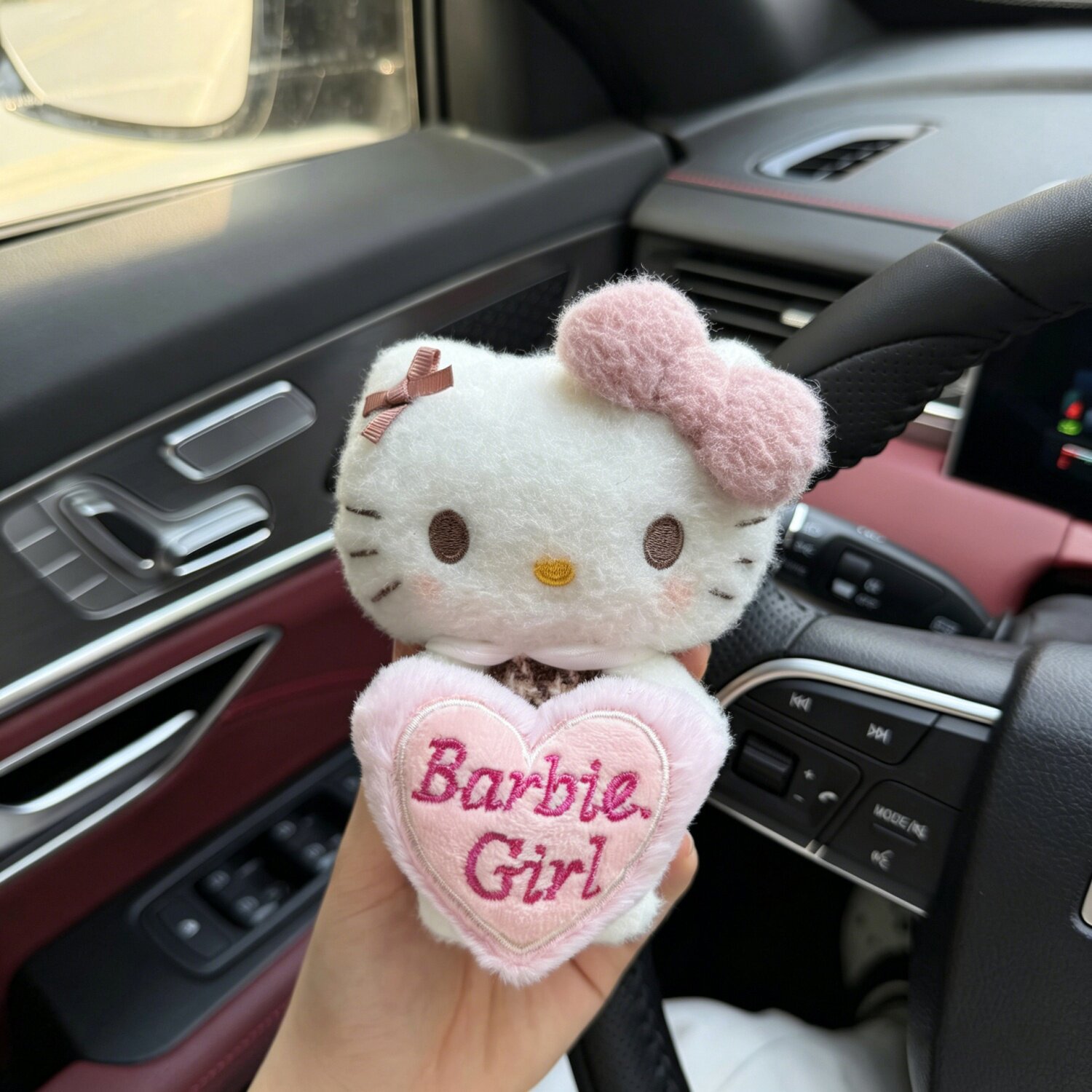 Checkered Heart-Shaped Hello Kitty Cute Car Seatbelt Shoulder Pad Car Decoration Interior Decoration Gift