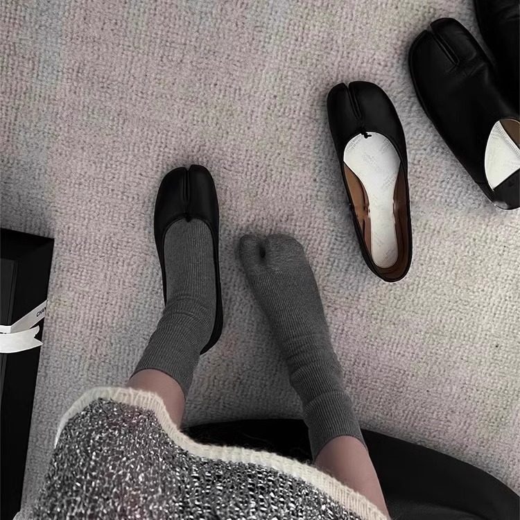 Spring and Summer Lazy Miu-Style Split-Toe Socks for Women, Margiela Korean-Style Gray Trendy Socks, Double-Needle Slimming Women's Personality Mid-Tube Socks Spring and Summer Lazy Miu-Style Split-Toe Socks for Women, Margiela Korean-Style Gray Trendy Socks, Double-Needle Slimming Women's Personality Mid-Tube Socks