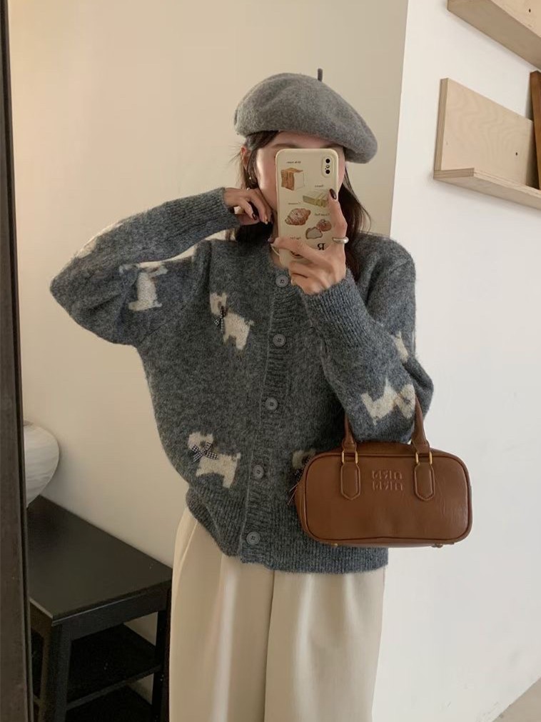 Cute sweater with bow