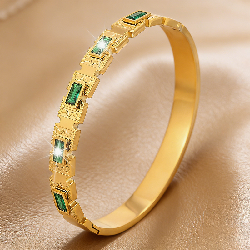 Brazalete de acero inoxidable para mujeres alta versión rica y noble zircon esmeralda incrustación de titanio acero no decoloración joyas brazalete al por mayor image 3