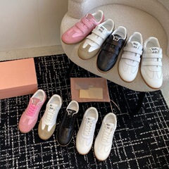 高定カップル徳訓靴レトロカジュアルシューズ24ss秋冬新作マジックテープ本革フラット快適白靴