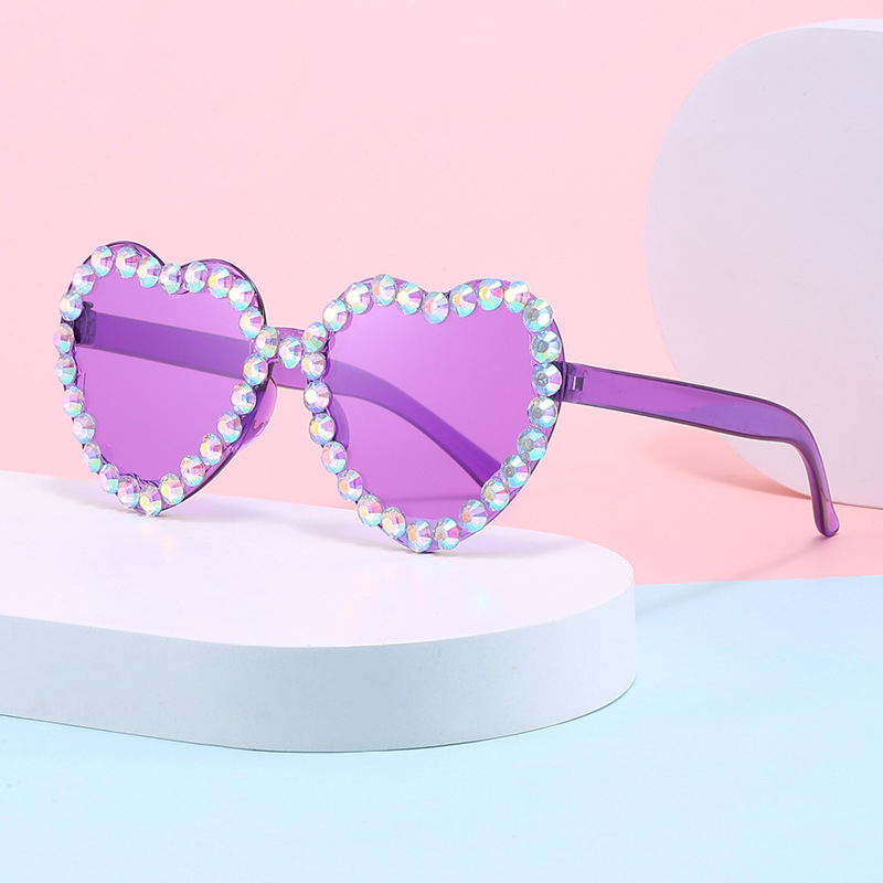 New stylish diamond-studded sunglasses, fashionable heart-shaped ladies' trend glasses, wedding studio street-style decorative sunglasses