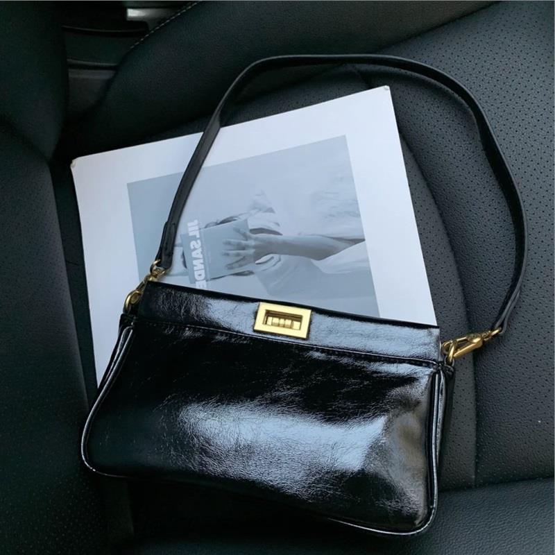 黑色包包女小眾高級質感斜挎包時尚百搭鏈條包單肩腋下包休閒簡約