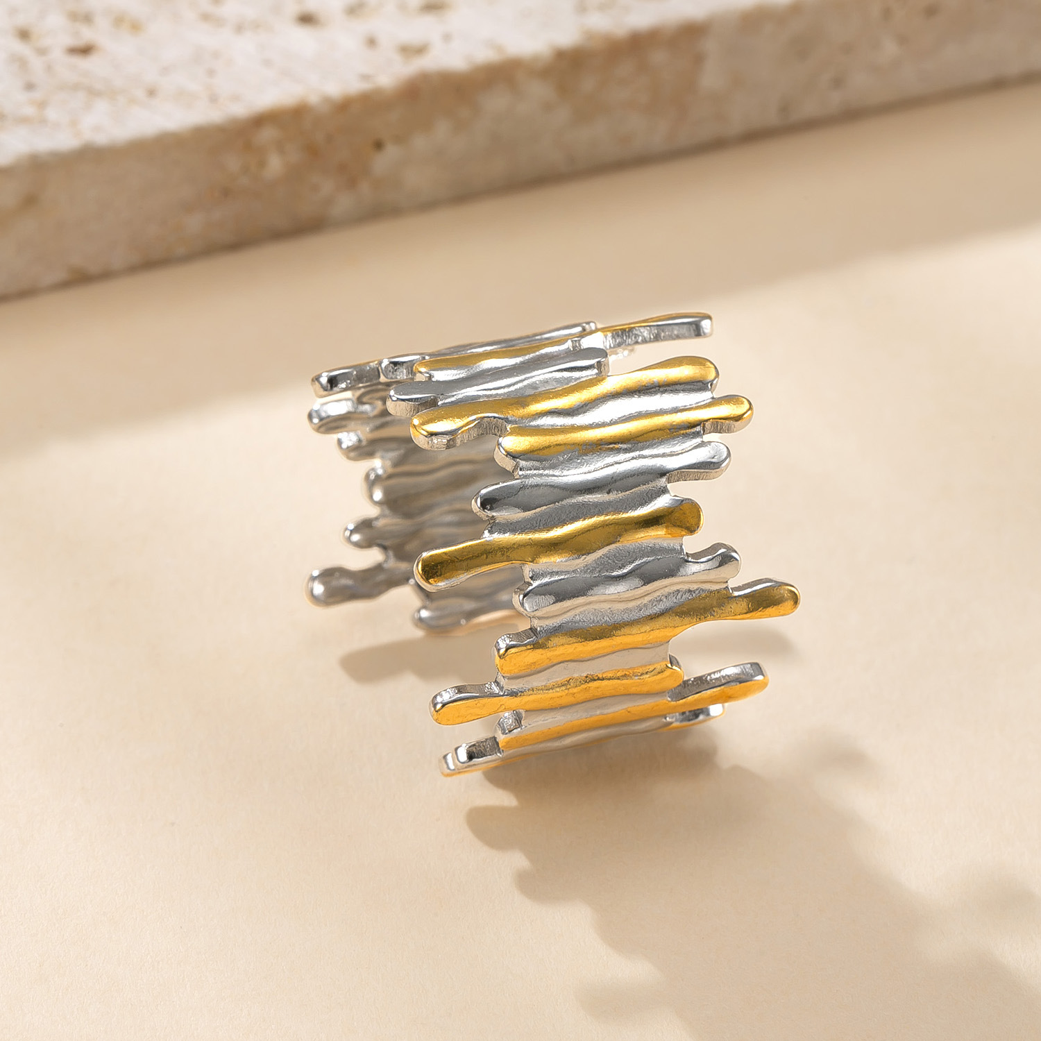 Nuevo estilo transfronterizo joyería de acero de titanio anillo abierto de oro chapado de alta calidad 18k presión de aceite color hojas anillo de acero inoxidable