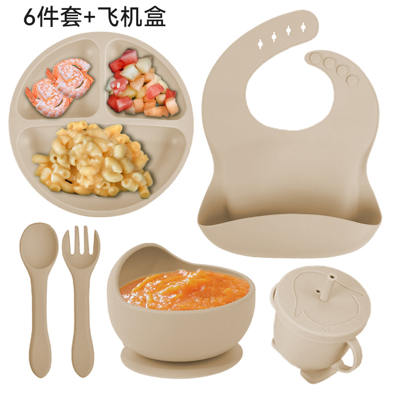 Juego de seis piezas blanquecino (590g) babero pequeño ventosa tazón tenedor de silicona cuchara