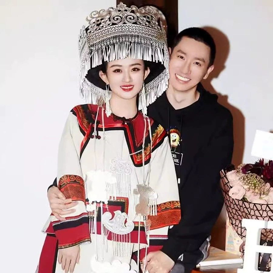 Этническая одежда Лиангшань И в том же стиле Чжао Лиинг, костюм в этническом стиле с вышивкой из хлопка и льна для девочек-мияо, фотосессия в Юньнани