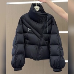 2024年の新型綿服女性冬の短い韓国版の個性的な不規則な綿服のデザイン感がゆったりとしています。