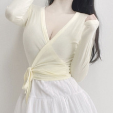 韩国东大门新品 性感女人味~交叉V领系带显身材薄款长袖T恤ye时尚