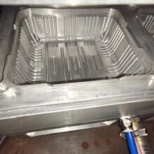 厂家直销定制一次性塑料餐具水果盒铝模精密铸造正负压一体机模具
