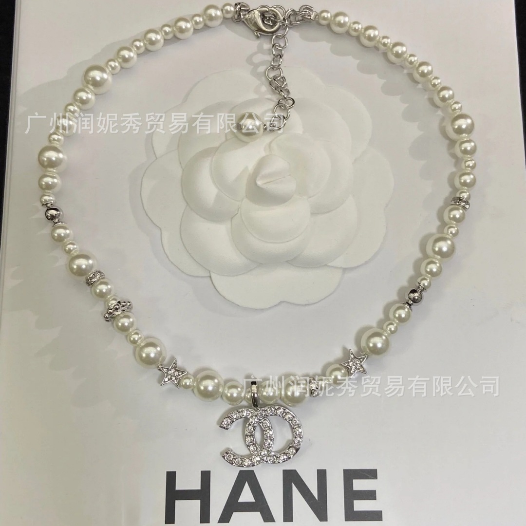 real shot xiangjia pair version xingx full diamond large and small pearls necklace female fashion high sense clavicle chain female factory wholesale