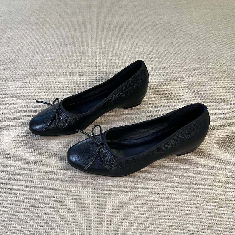 2026 Autumn Vintage Black Ballet-Style Women's Soft Leather Shallow Bowknot Height-Increasing Shoes, Simple and Versatile 2026 Autumn Vintage Black Ballet-Style Women's Soft Leather Shallow Bowknot Height-Increasing Shoes, Simple and Versatile