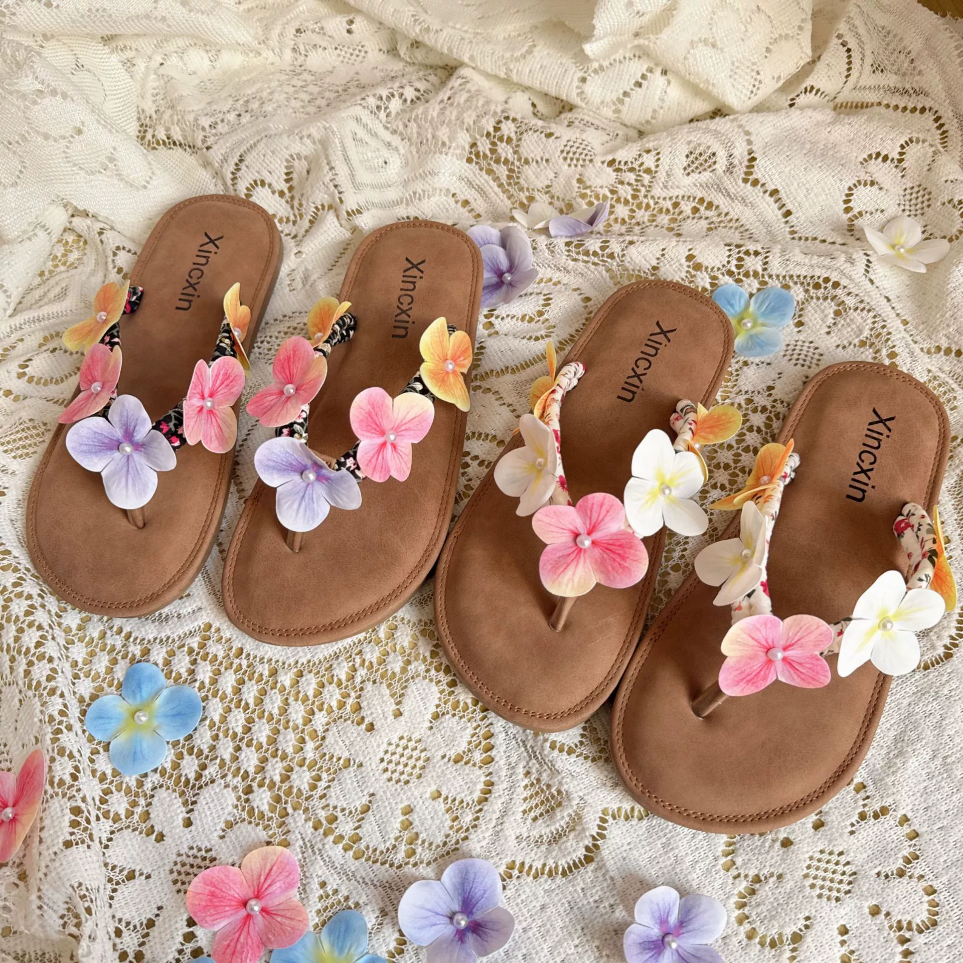 Тайский ветер праздничные тапочки женская летняя мода носить дикие приморские ножки пляжные холодные тапочки цветы шлепанцы