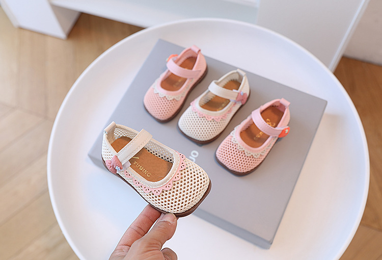 2022 neue Prinzessin Mode Kinder atmungsaktive Mesh-Schuhe Blume flacher Mund Mädchen Sandalen 1-3 Jahre alt_voghion.com