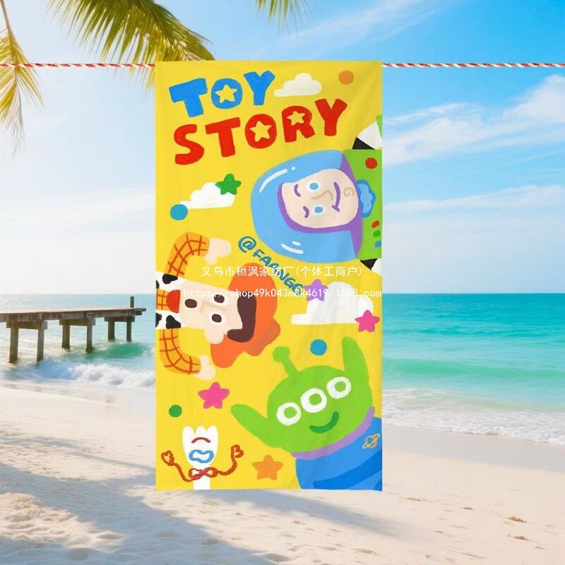 Classic Toy Story beach towel, featuring Buzz Lightyear and Woody, with a digital print and made of ultra-fine fiber, double-sided