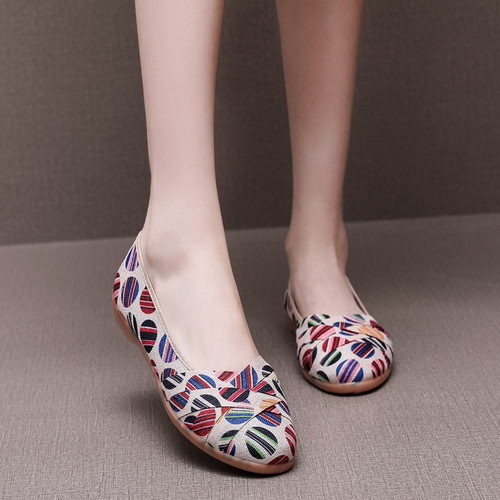 24 New Low Heel Color Block Loafers Autumn Breathable and Comfortable Canvas Shoes Tendon Bottom Slip-On Mom Shoes Wholesale
