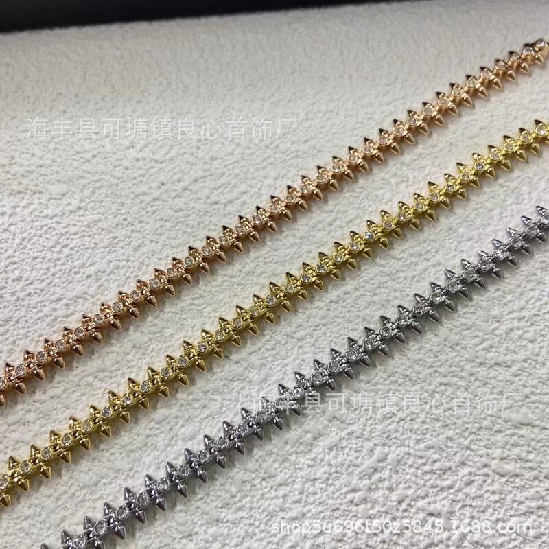 New V Gold Europe and the United States wind willow nails encrusted with a row of diamonds double pointed transfer beads for men and women bracelet bracelet high luxury feeling