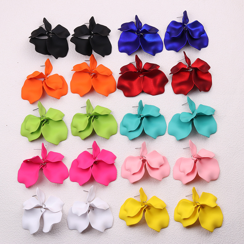 1 Pair Casual Vacation Petal Spray Paint Tassel Pleated Arylic Drop Earrings display picture 1
