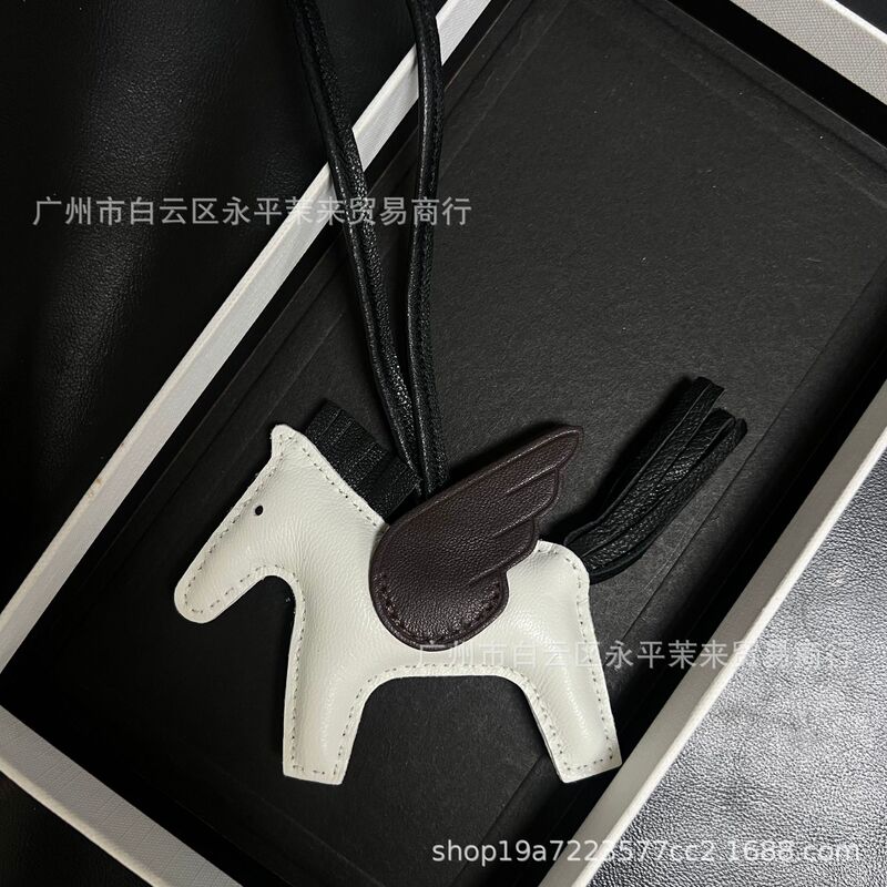 Blank No-Logo Sheepskin Hand-Stitched Motorcycle Pony Pendant, Basket Key Accessory, Genuine Leather Tassel, Color-Blocking Small