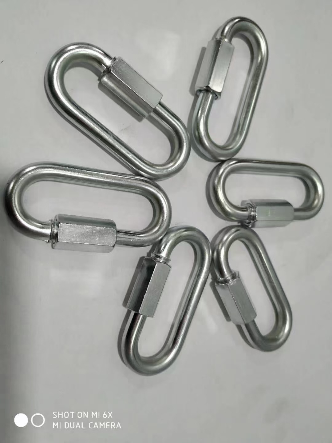 供应登山扣,爬山扣,铝扣,钩铝合金弹簧扣质量轻