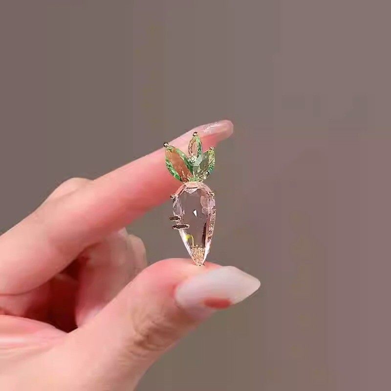 Pink Crystal Carrot Brooch Women's Exquisite Simple Personalized Pin Shirt Collar Anti-running Light Button Design Sense Accessories