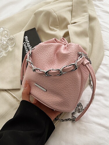 This year's popular niche design bags  new women's bags, Western style and versatile chain crossbody bag, super popular bucket bag