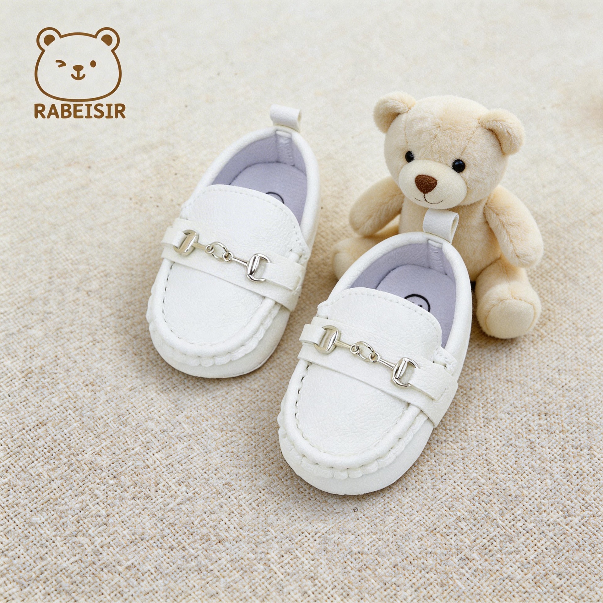 Zapatos de bebé populares de marca transfronteriza para primavera y otoño, zapatos antideslizantes ligeros para primeros pasos, mocasines con cadena pequeña.