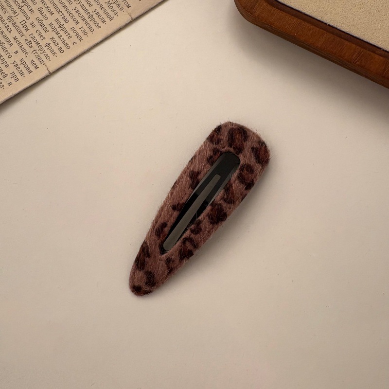 Water drop deep leopard print bb clip