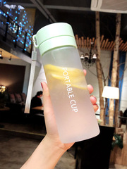 批發健身運動水杯便攜簡約清新水瓶男女學生大容量防摔漏水壺茶隔