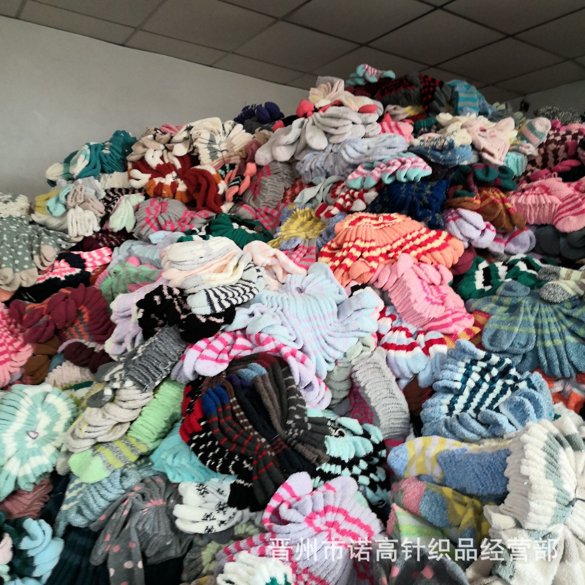 Calcetines de confinamiento de lana de coral transfronterizos para mujer Calcetines de algodón engrosados forrados de lana para mujer Calcetines de piso cálido para dormir en casa Primavera y otoño Invierno